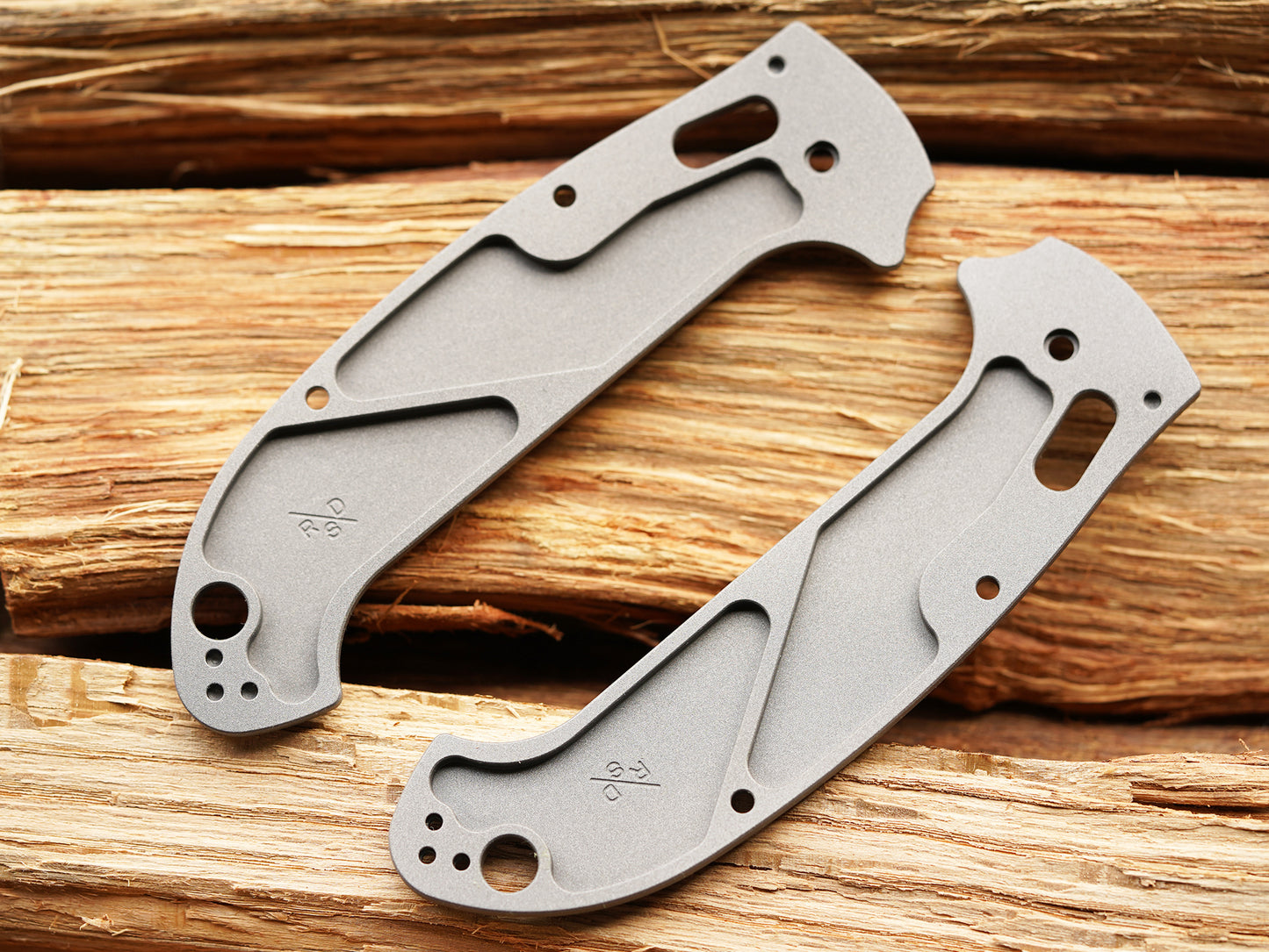 Titanium Critter Scales for Spyderco Manix 2 XL - Skinny
