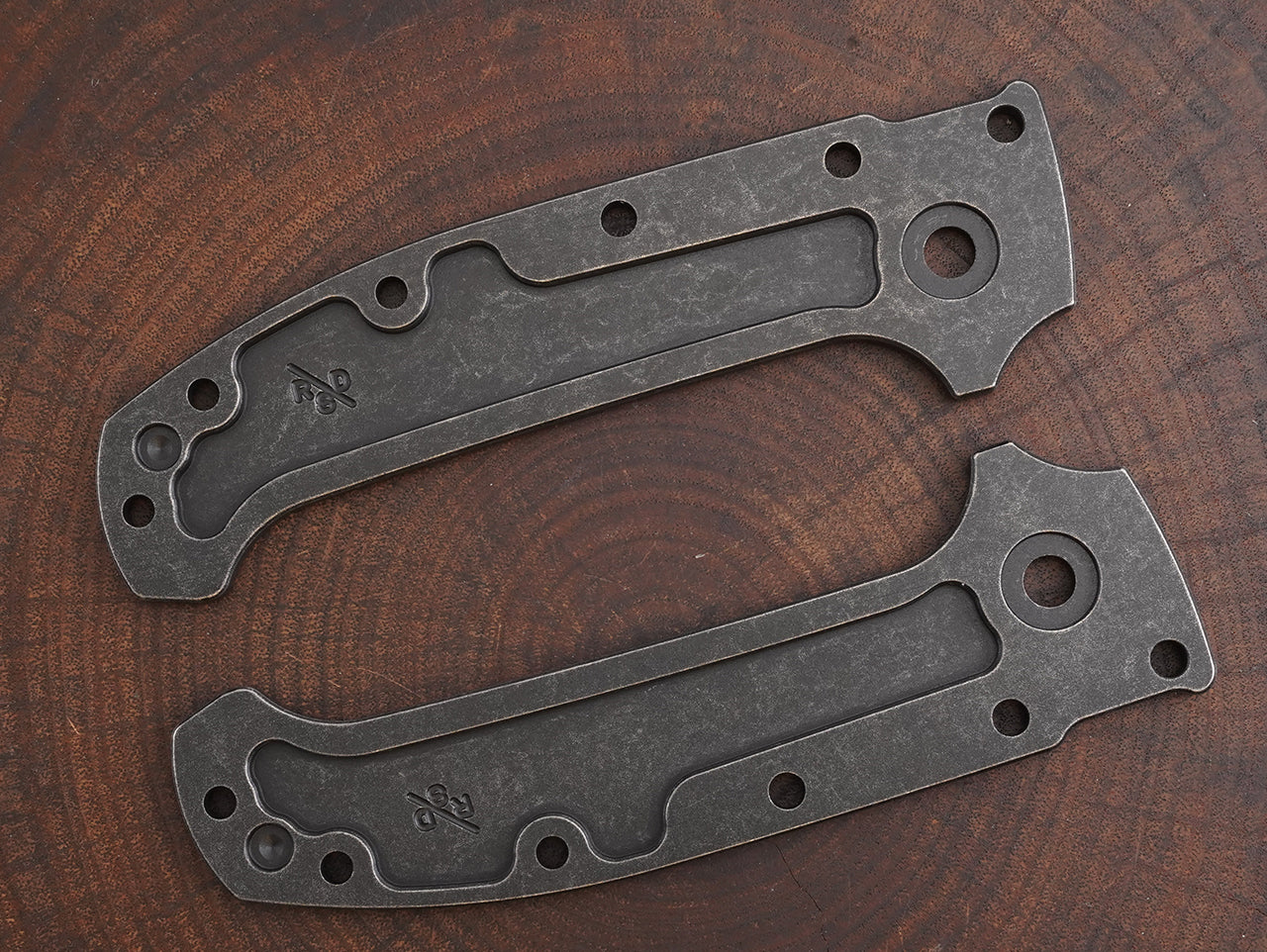 Titanium Dark Wash Hexi Scales for Demko AD20 - Straight Grip
