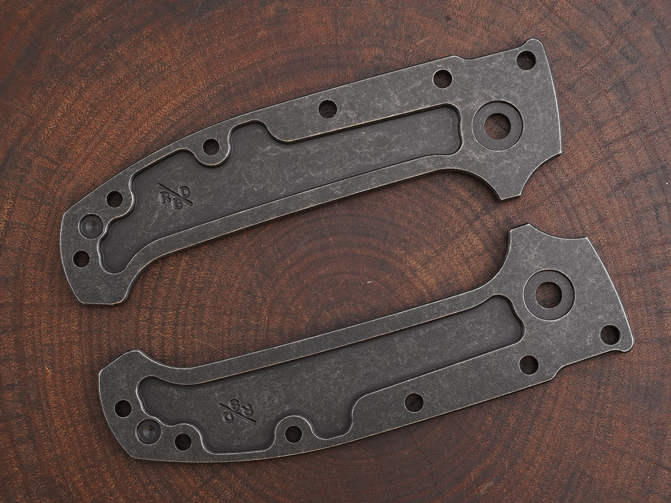 Titanium Dark Wash Critter Scales for Demko AD20 - Straight Grip
