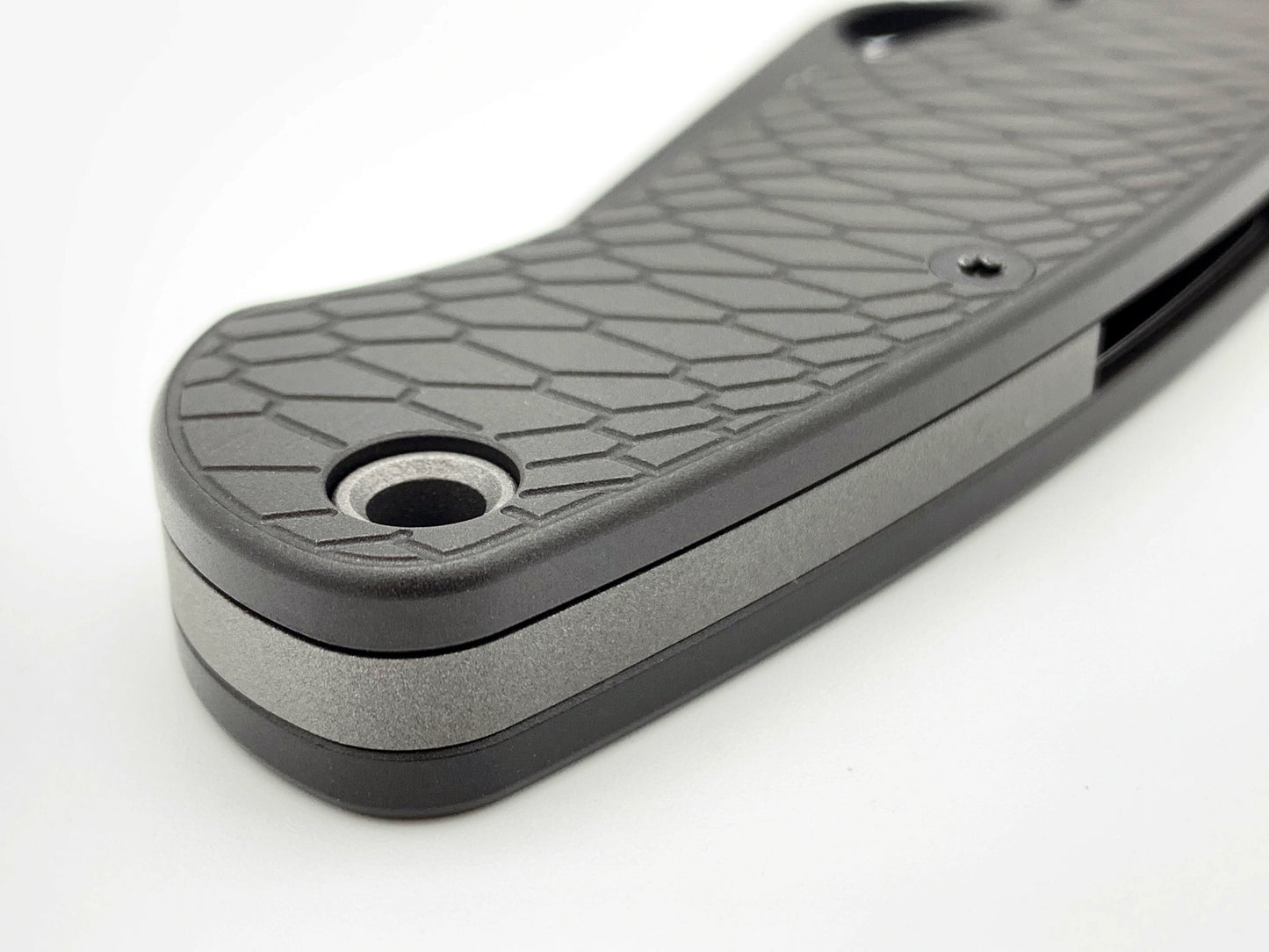 Titanium Flat Backspacer for Spyderco PM2 - Lanyard