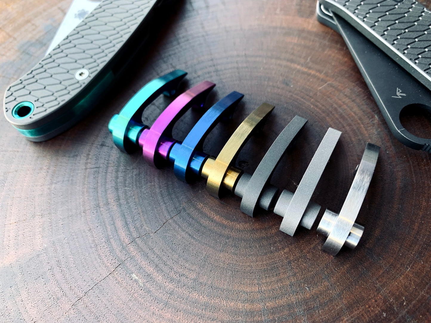Titanium Flat Backspacer for Spyderco Para 3 - Lanyard
