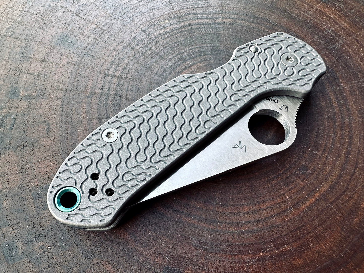 Titanium Critter Scales for Spyderco Para 3 - Skinny