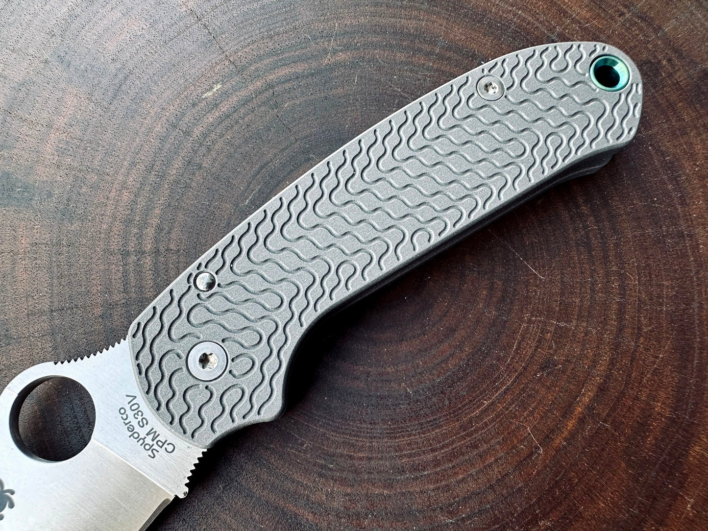 Titanium Critter Scales for Spyderco Para 3 - Skinny